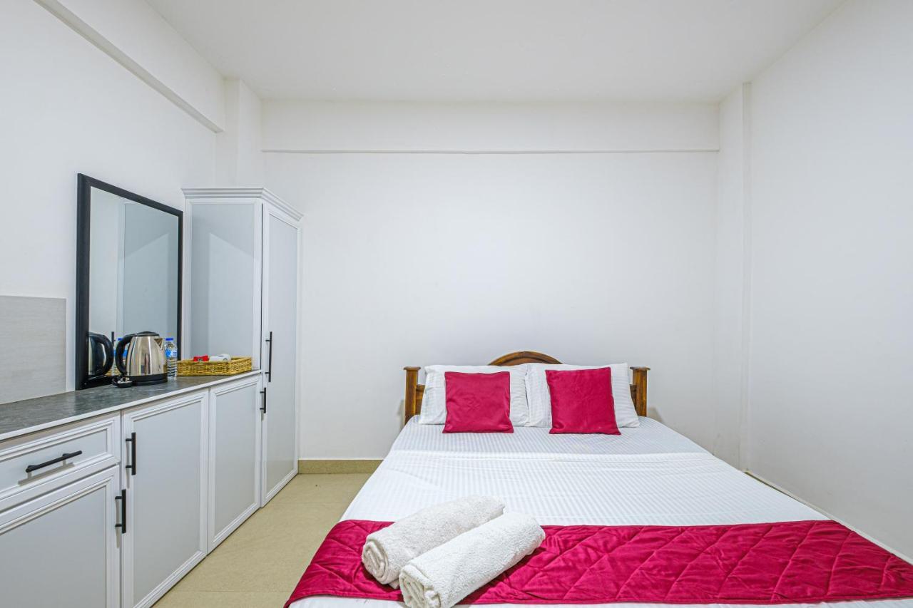 Queens Mount Ridge Kandy Esterno foto