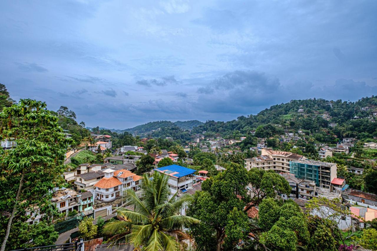 Queens Mount Ridge Kandy Esterno foto