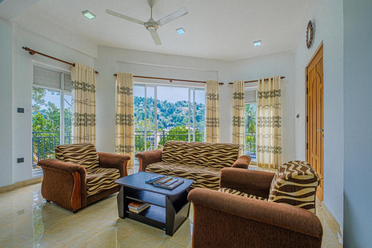 Queens Mount Ridge Kandy Esterno foto
